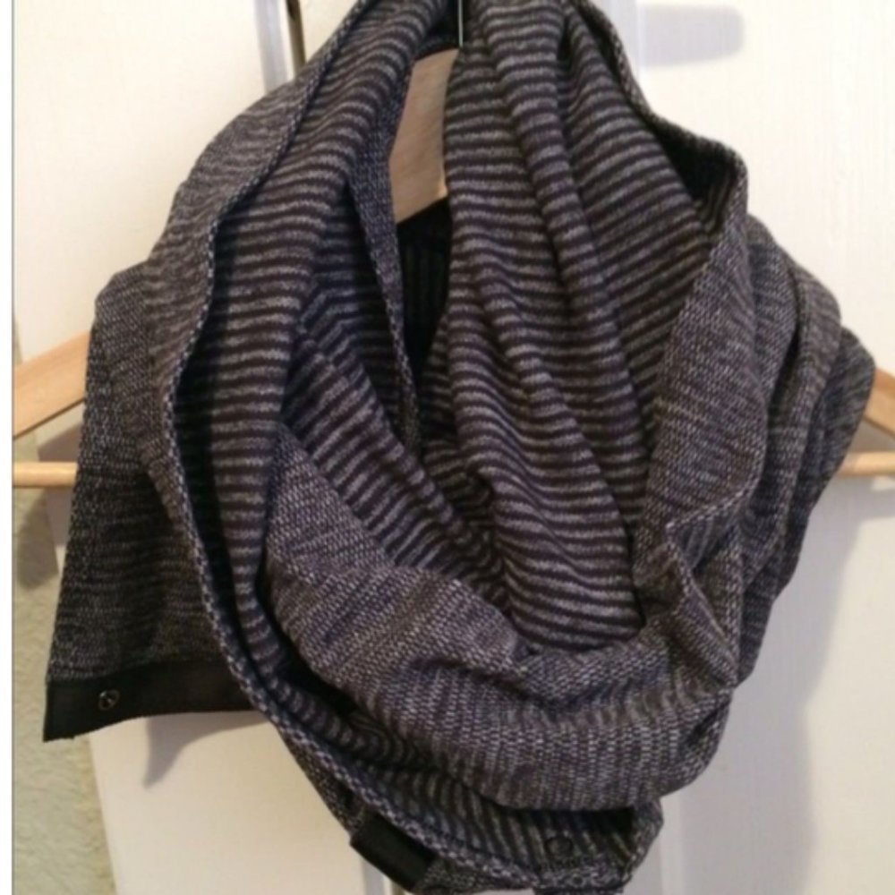 Lululemon Vinyasa Scarf --COLOR: Mini Check Pique Black Pique